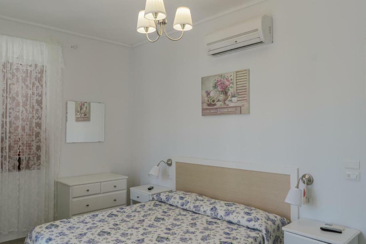 Hotel Santa Rosalia Marina di Camerota Eksteriør bilde