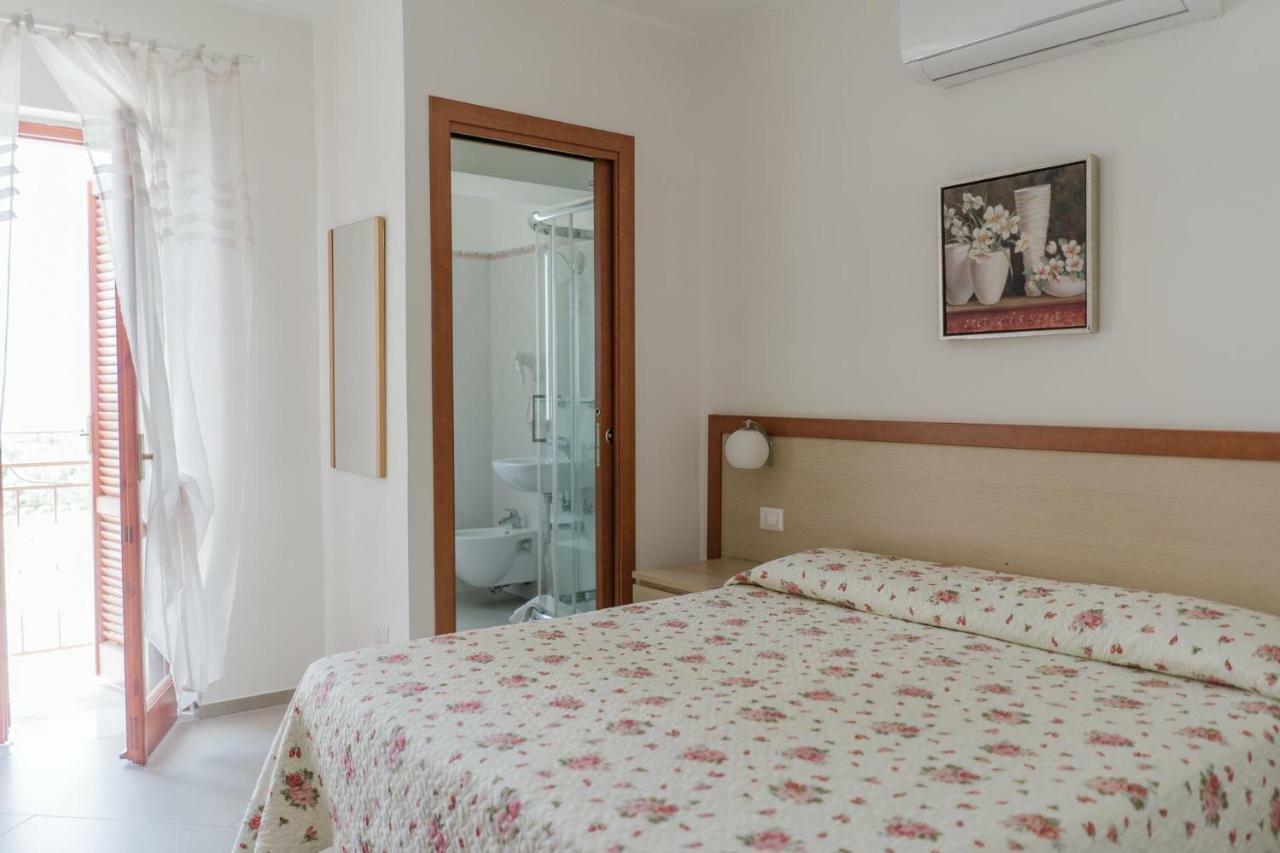 Hotel Santa Rosalia Marina di Camerota Eksteriør bilde