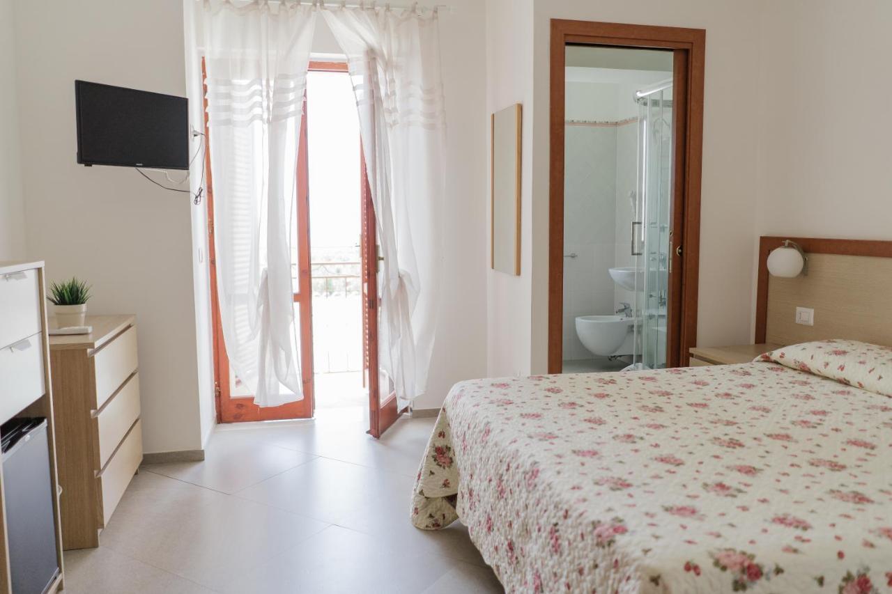 Hotel Santa Rosalia Marina di Camerota Eksteriør bilde